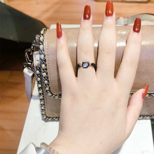 Cat Stone Ring – Stylish Hand Modeling View