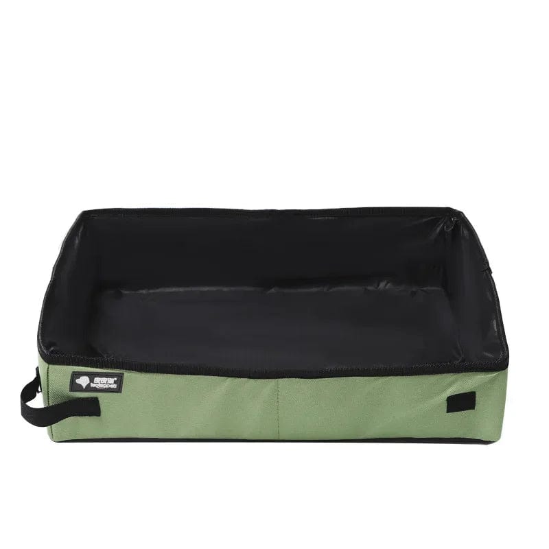Portable cat litter box with zippered cover for travel