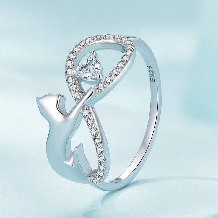 Sterling silver ring featuring infinite cat motif