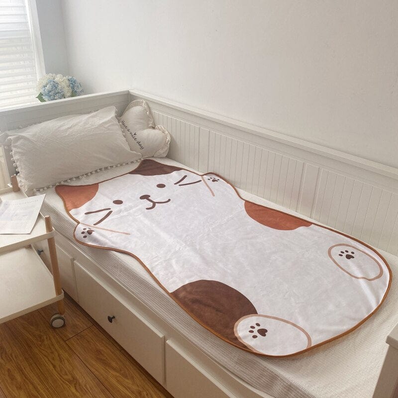 Cat lovers' flannel blanket for solo use