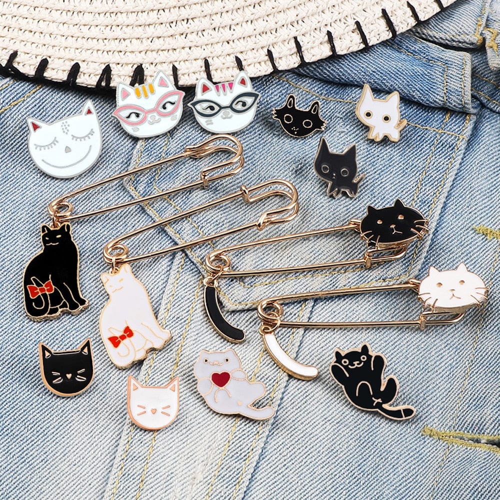 Cute Cat Brooch Pin Gift Cute Black white Cat brooches cartoon Animal brooch pins Lapel Jackets Hat Accessories Women Jewelry Gift Couple badges