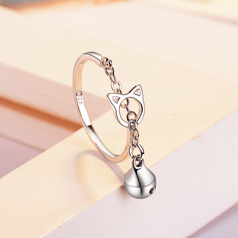 Adjustable cat necklace with chain and bell