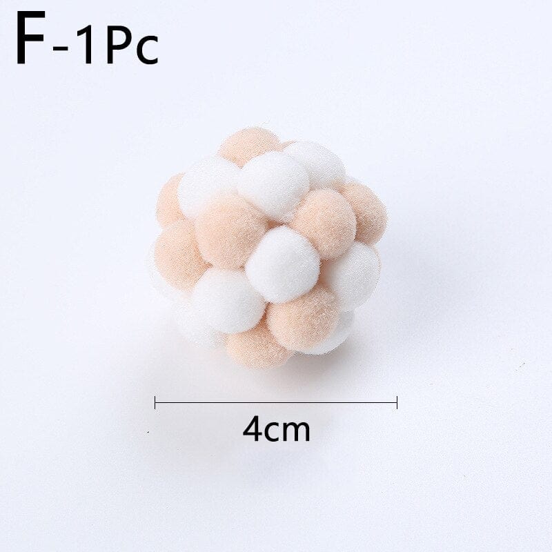Playful cat balls with built-in ringing bells