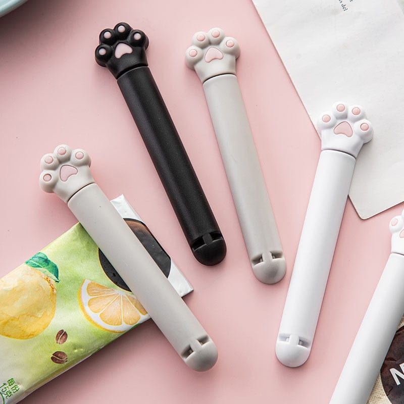 Convenient 3pcs paw bag sealer clips - Keep your snacks fresh and secure 3pcs Cute Cat Paw Bag Sealer Bag Clips Food Seal Clip Keep Fresh Moistureproof Snack Sealing Clamp Kitchen Storage Organization