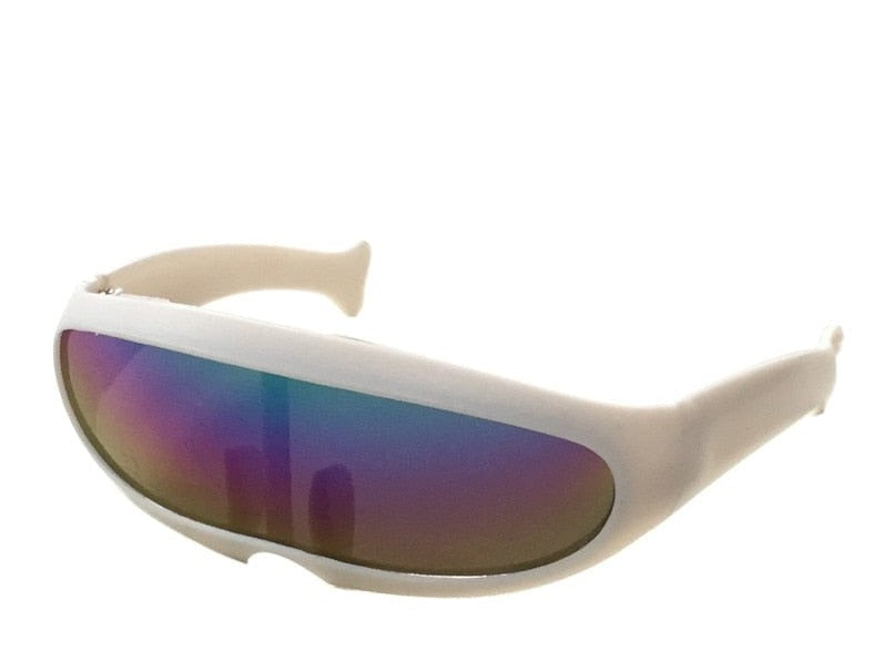Chic cat goggles for sunny adventures
