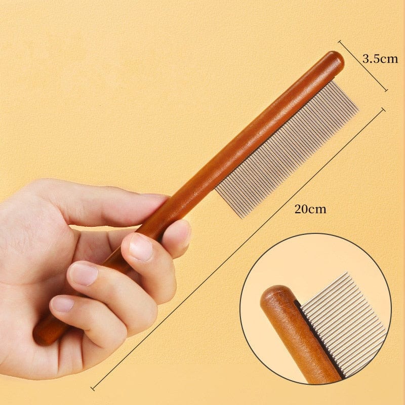 Wooden comb for grooming cats