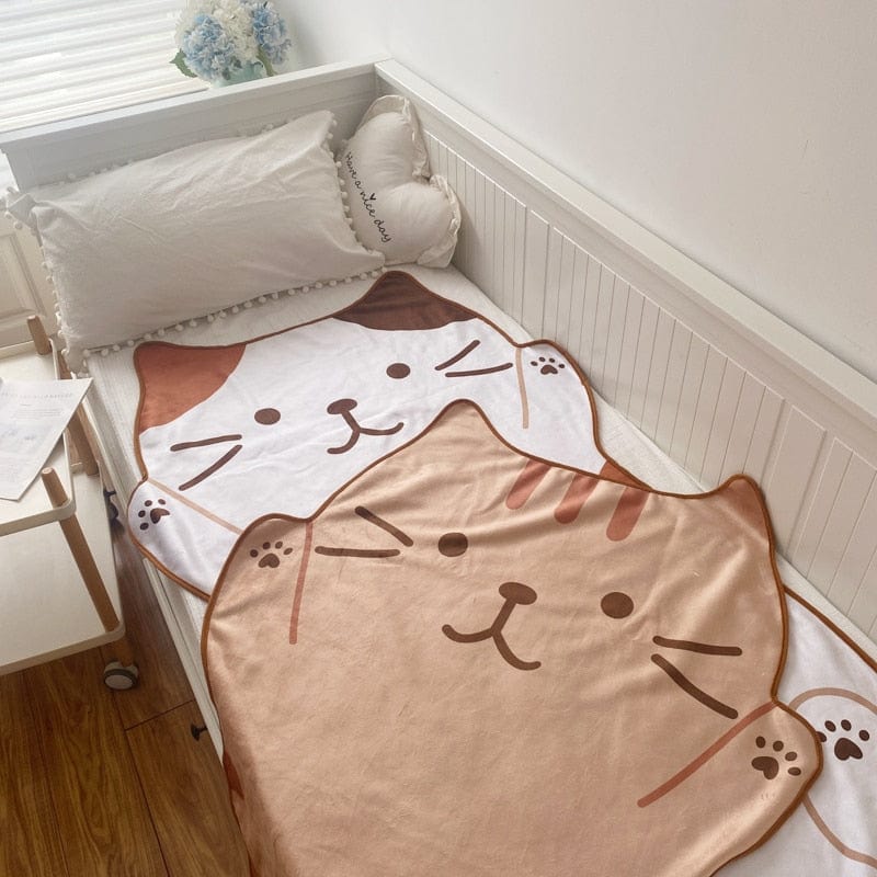 One-person cat patterned flannel blanket