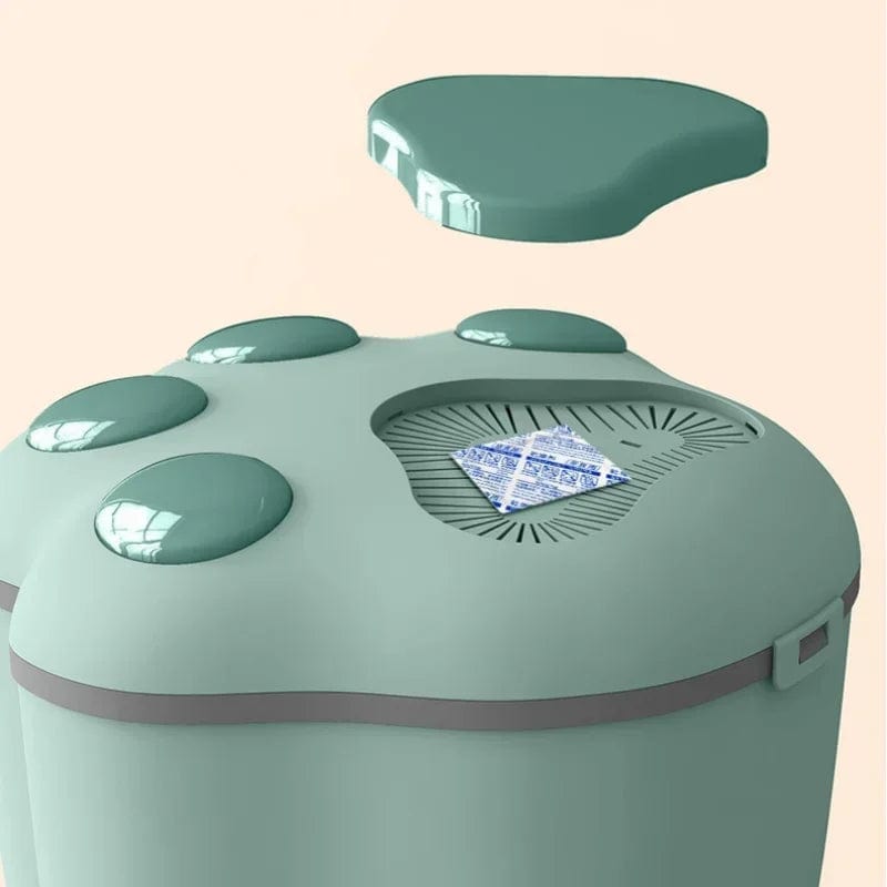 Travel-friendly small moisture-proof cat food container