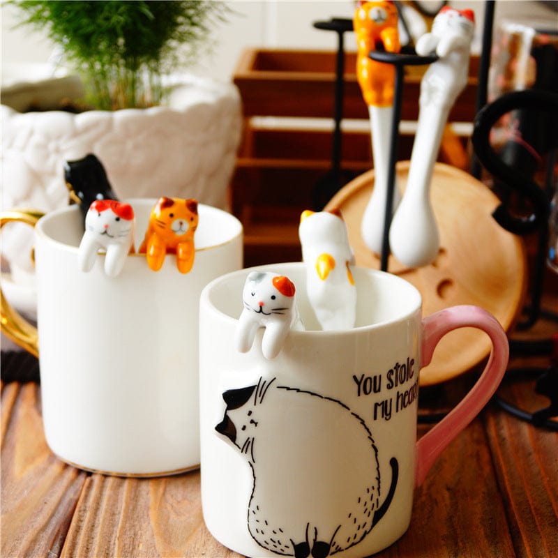 Ceramic Cat Hanging Spoons in Mug – Cute Dessert Spoon Display