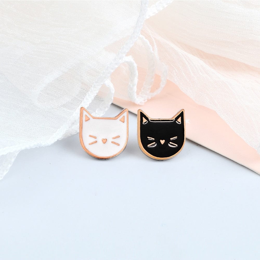 Kitty-shaped brooch accessories