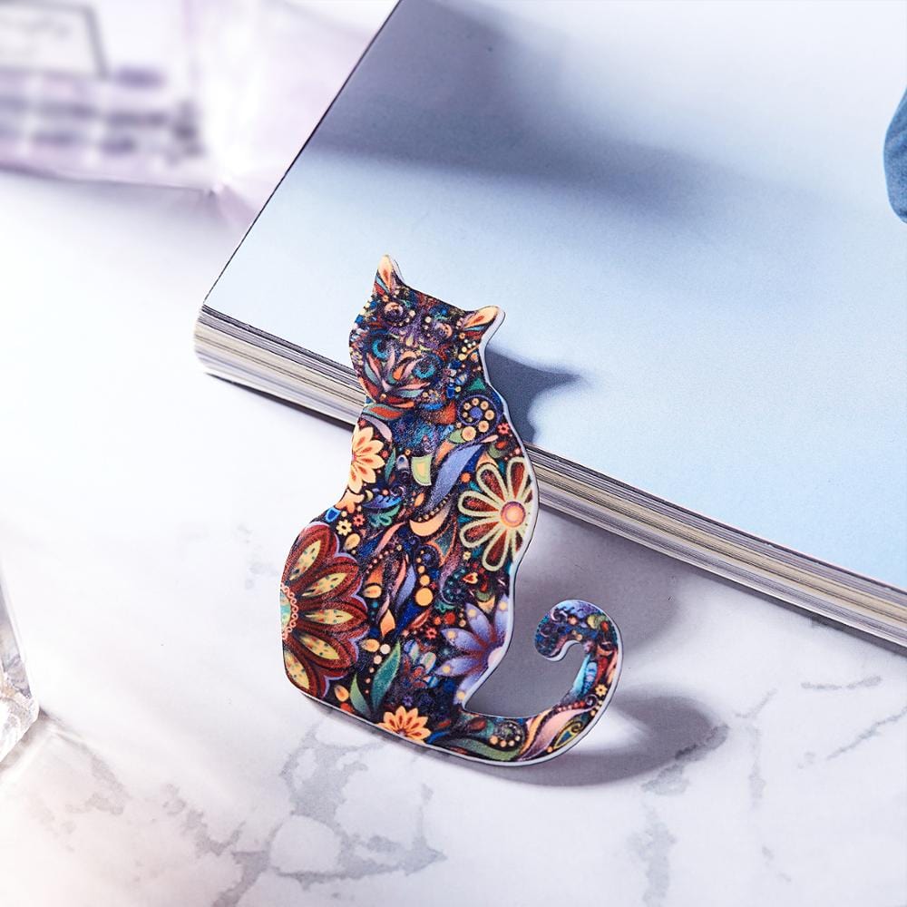 Floral-themed multicolor cat brooch for bag embellishment