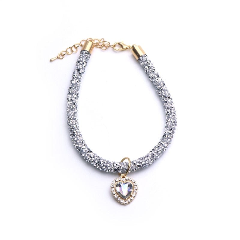 Elegant cat accessory heart pendant