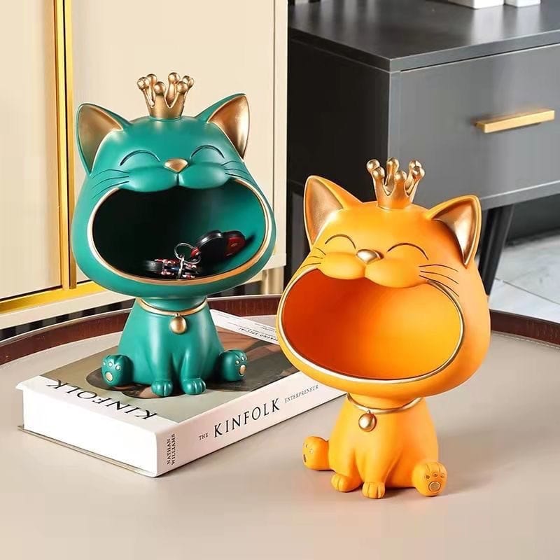 Modern cat statue table decoration