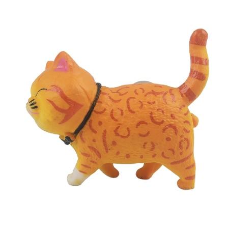 Smiling Orange Cat Magnet – Cute Cartoon-Style Cat Decor