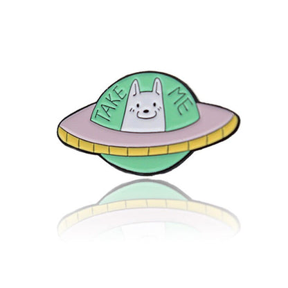 Cat-shaped brooches that radiate a PAWSITIVE vibe
