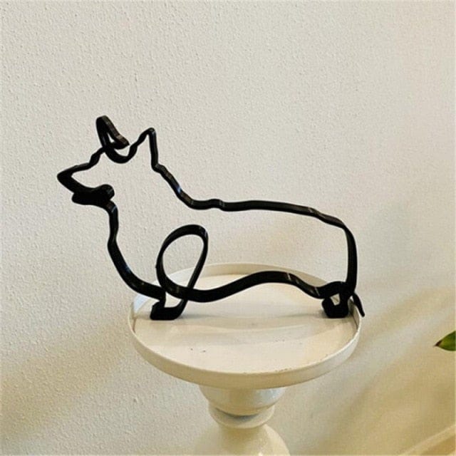 Eye-catching metal cat art sculpture for home ambiance