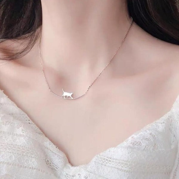 Stunning Curved Bar with Walking Cat Necklace